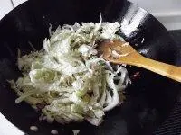 白菜肉丝绿豆饸饹面制作步骤六